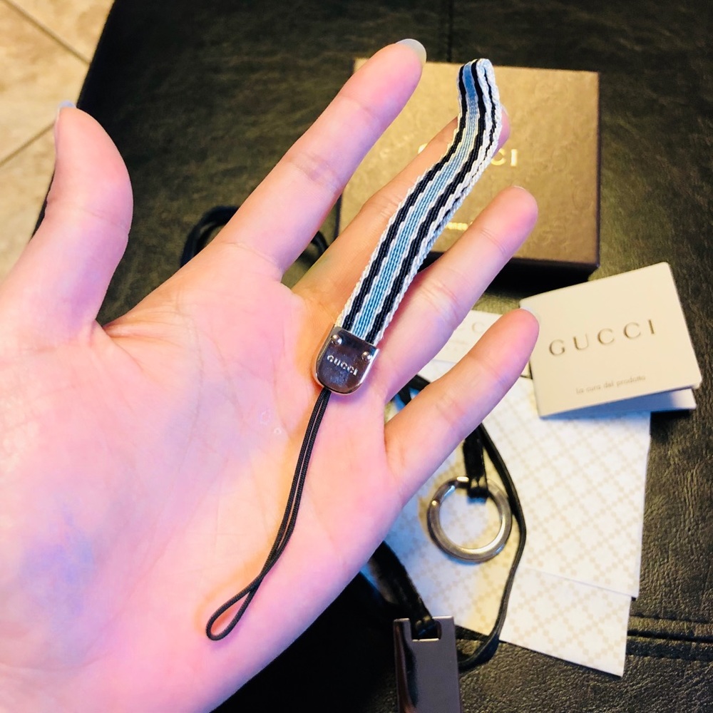 Authentic Gucci Keychain/phone accessory - Picture 2 of 8